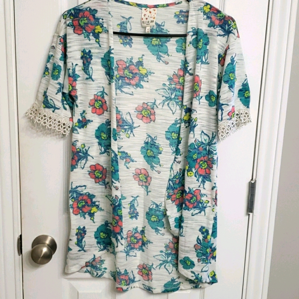 Girl's 'kimono' with lace detail